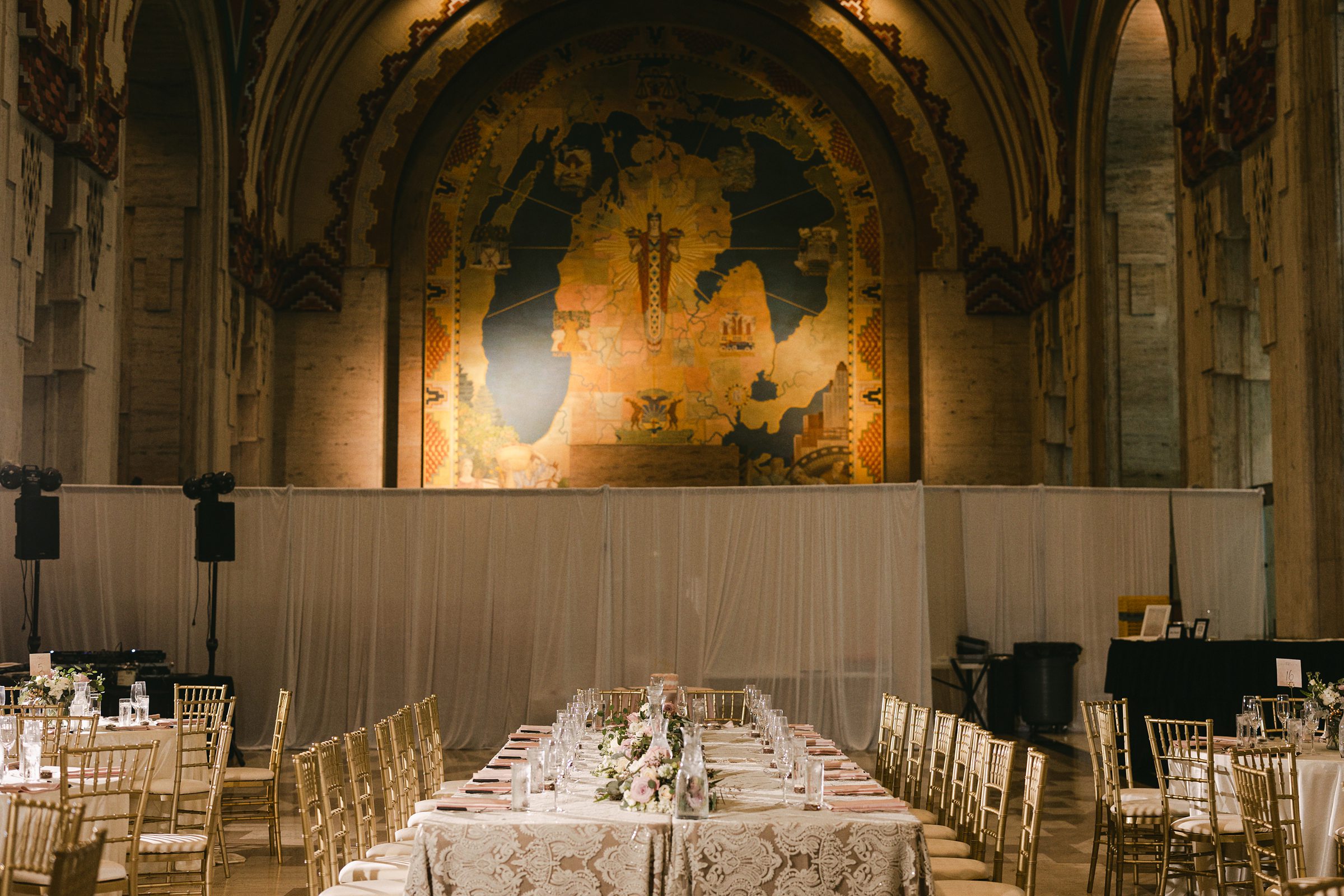 head table decor at the Guardian Building in Detroit by Michele Maloney Photography