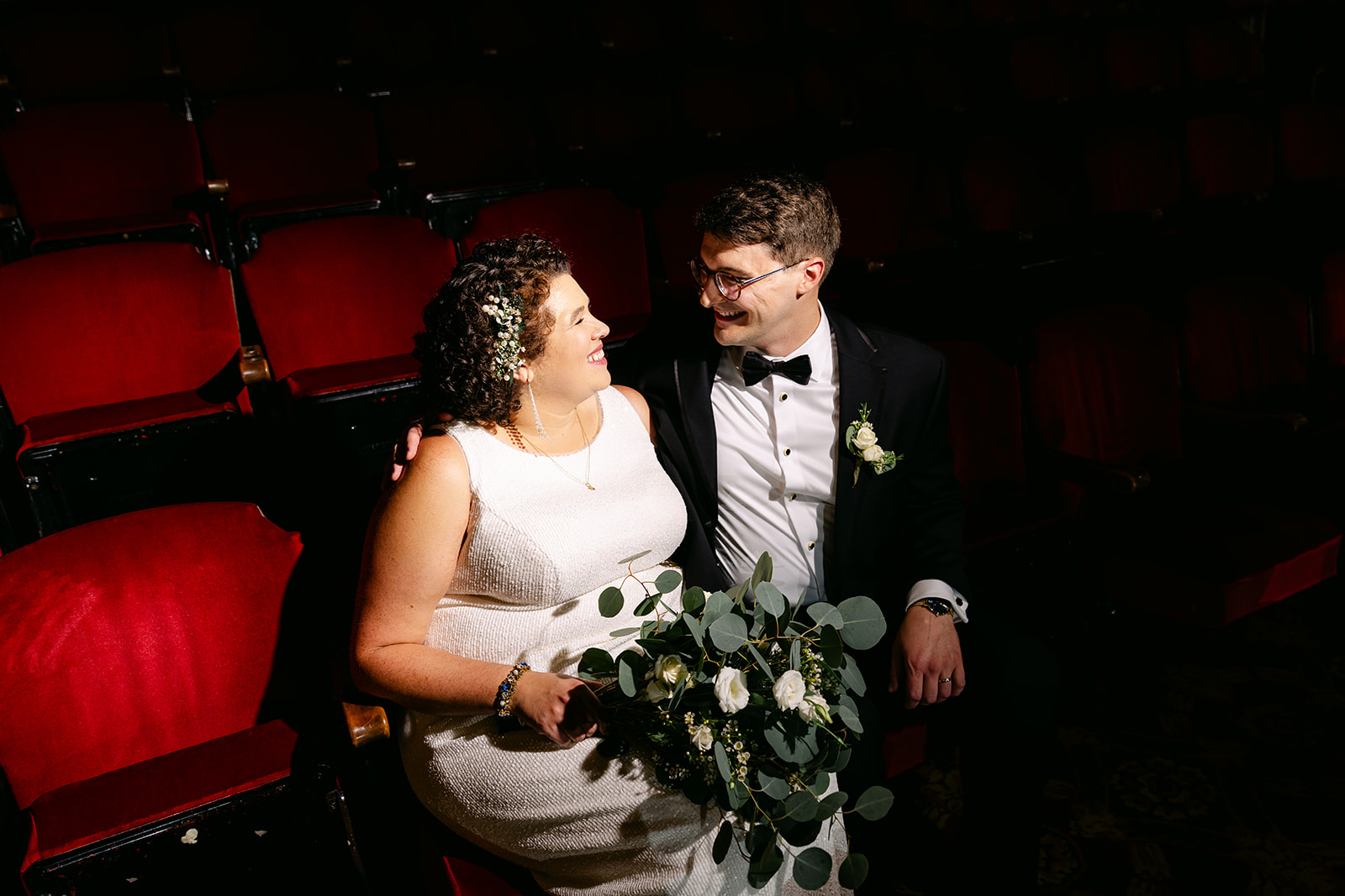Tom & Sarah all smiles as they pose for a classic shot inside the theatre.